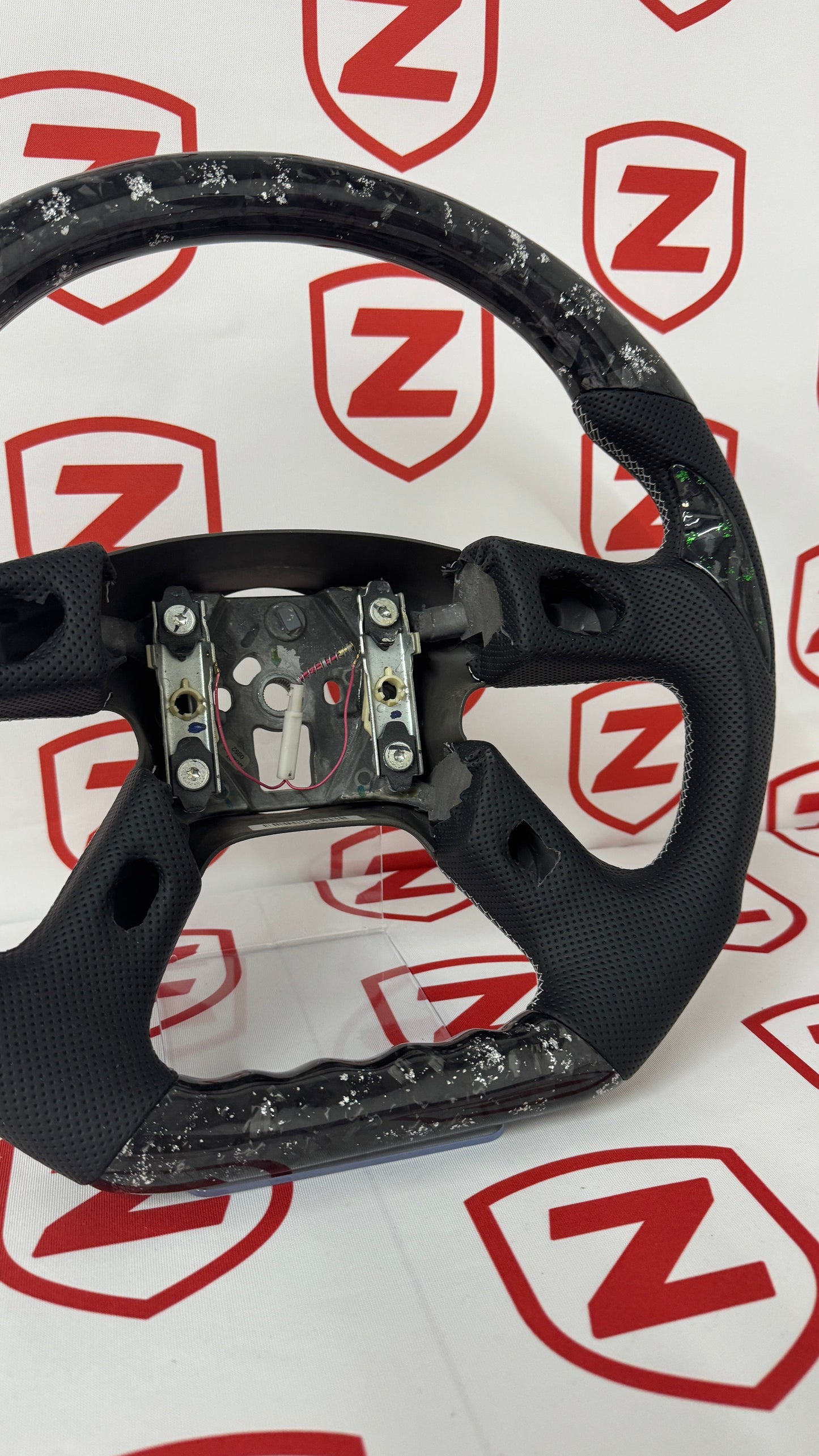 2003-2006 Chevrolet Silverado/Trailblazer Carbon Fiber Steering Wheel - Customizable