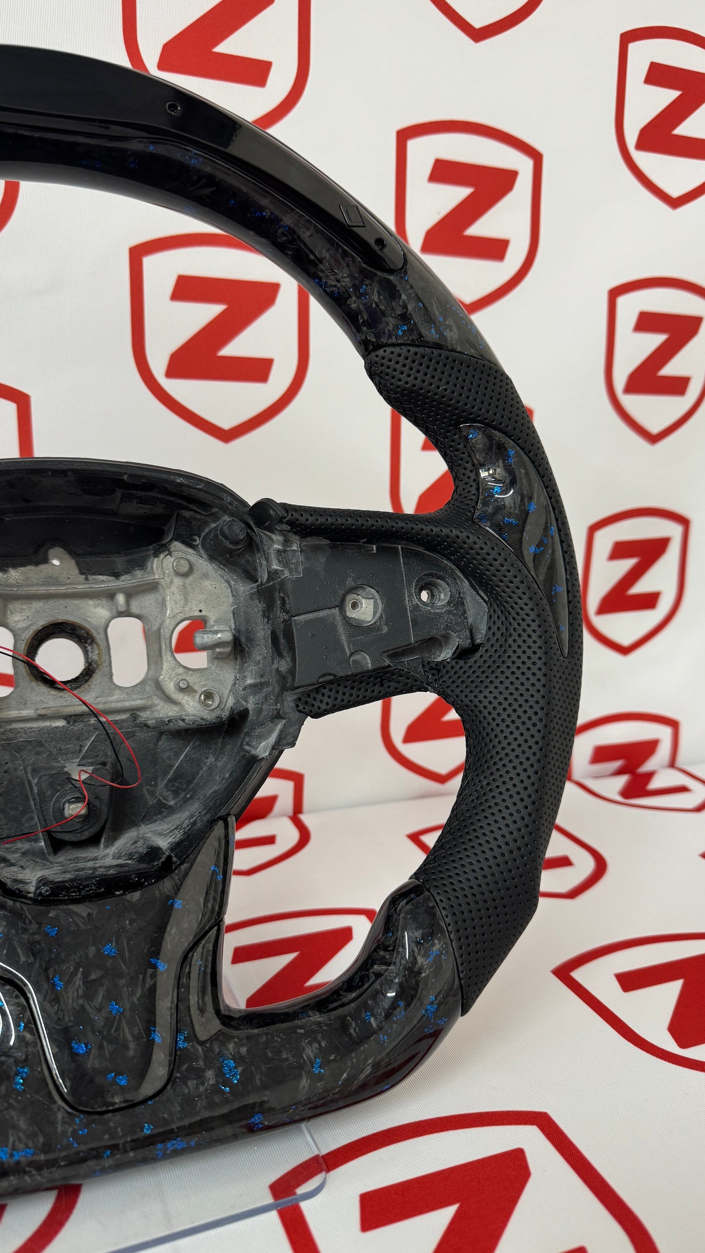 2015-2025 Chrysler 300C Carbon Fiber Steering Wheel - Customizable
